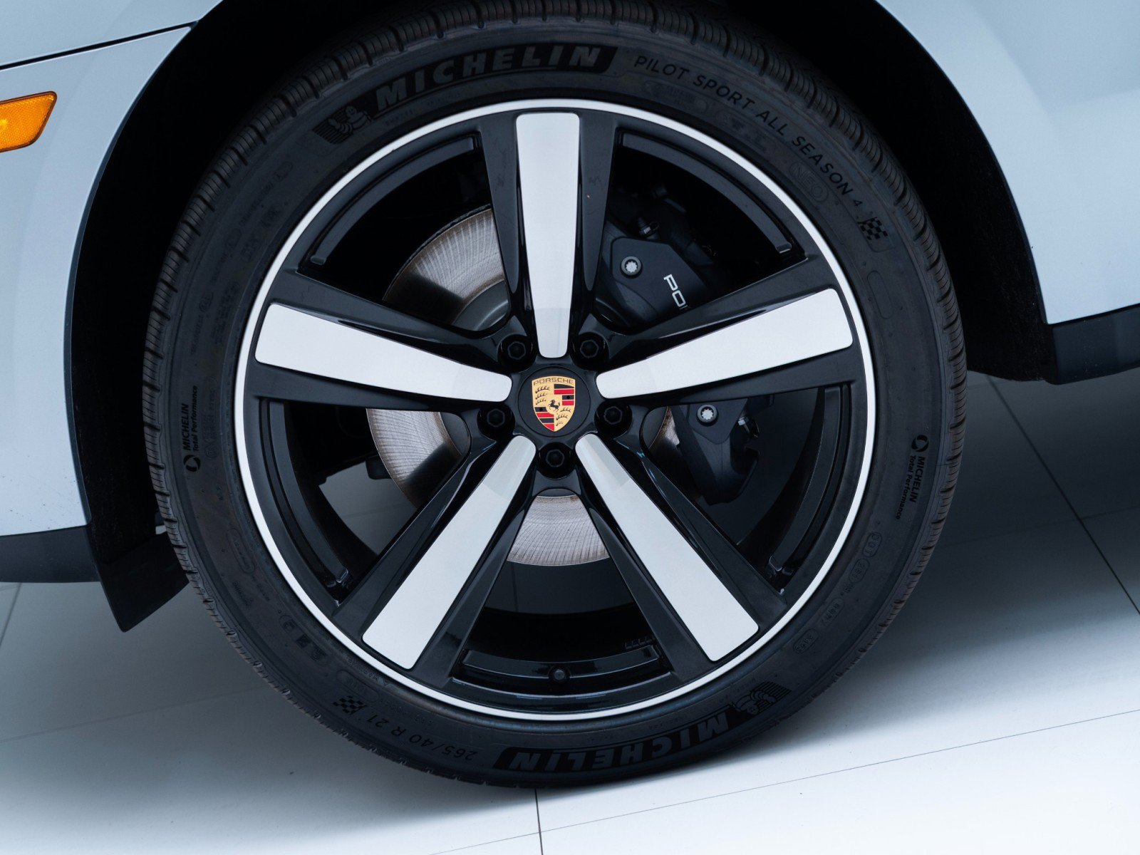 New 2026 Porsche Macan image 12