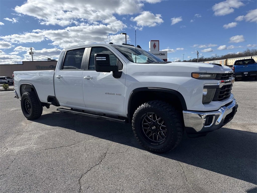 Used 2024 Chevrolet Silverado 2500 LT w/ Convenience Package image 6