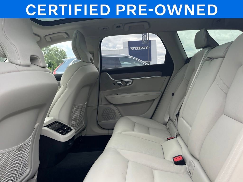 Certified 2025 Volvo V90 B6 Cross Country Plus AWD/4WD image 5