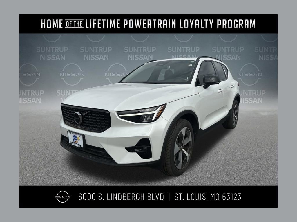 Used 2023 Volvo XC40 B5 Plus w/ Protection Package Premier