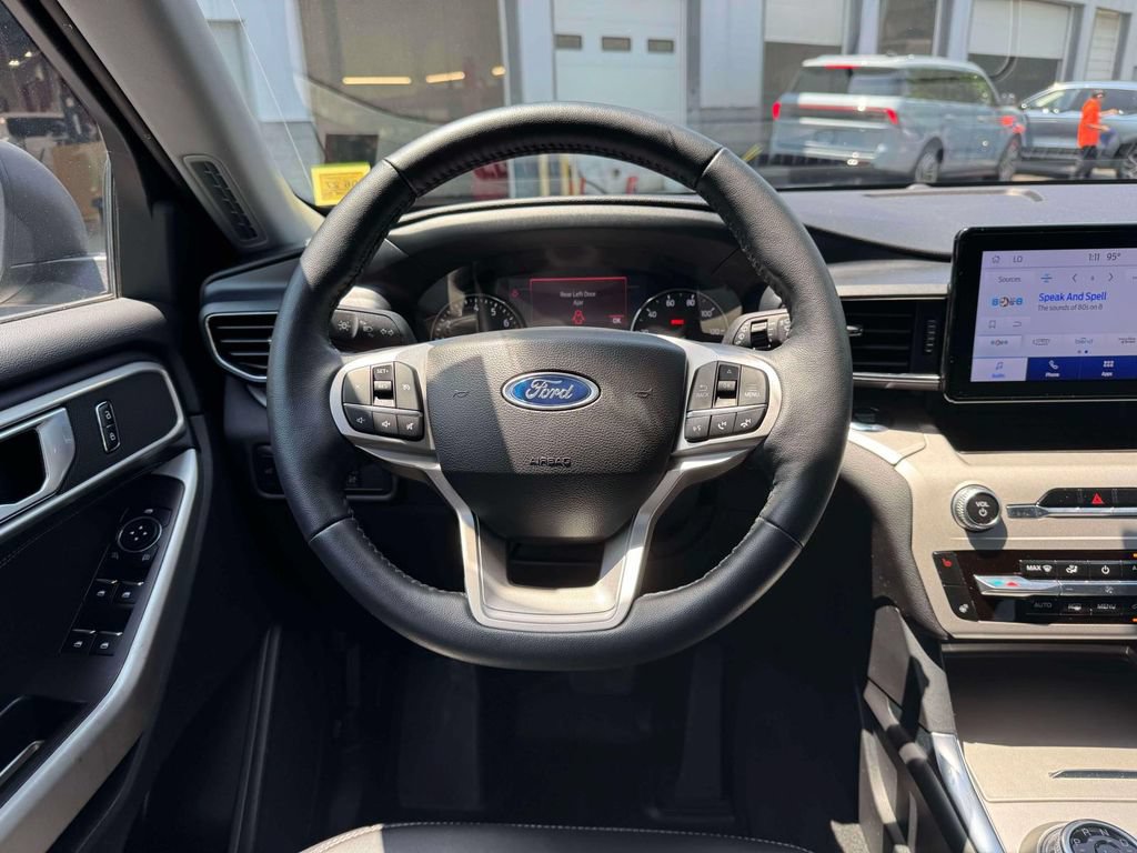 Used 2023 Ford Explorer XLT w/ Equipment Group 202A AWD/4WD image 21