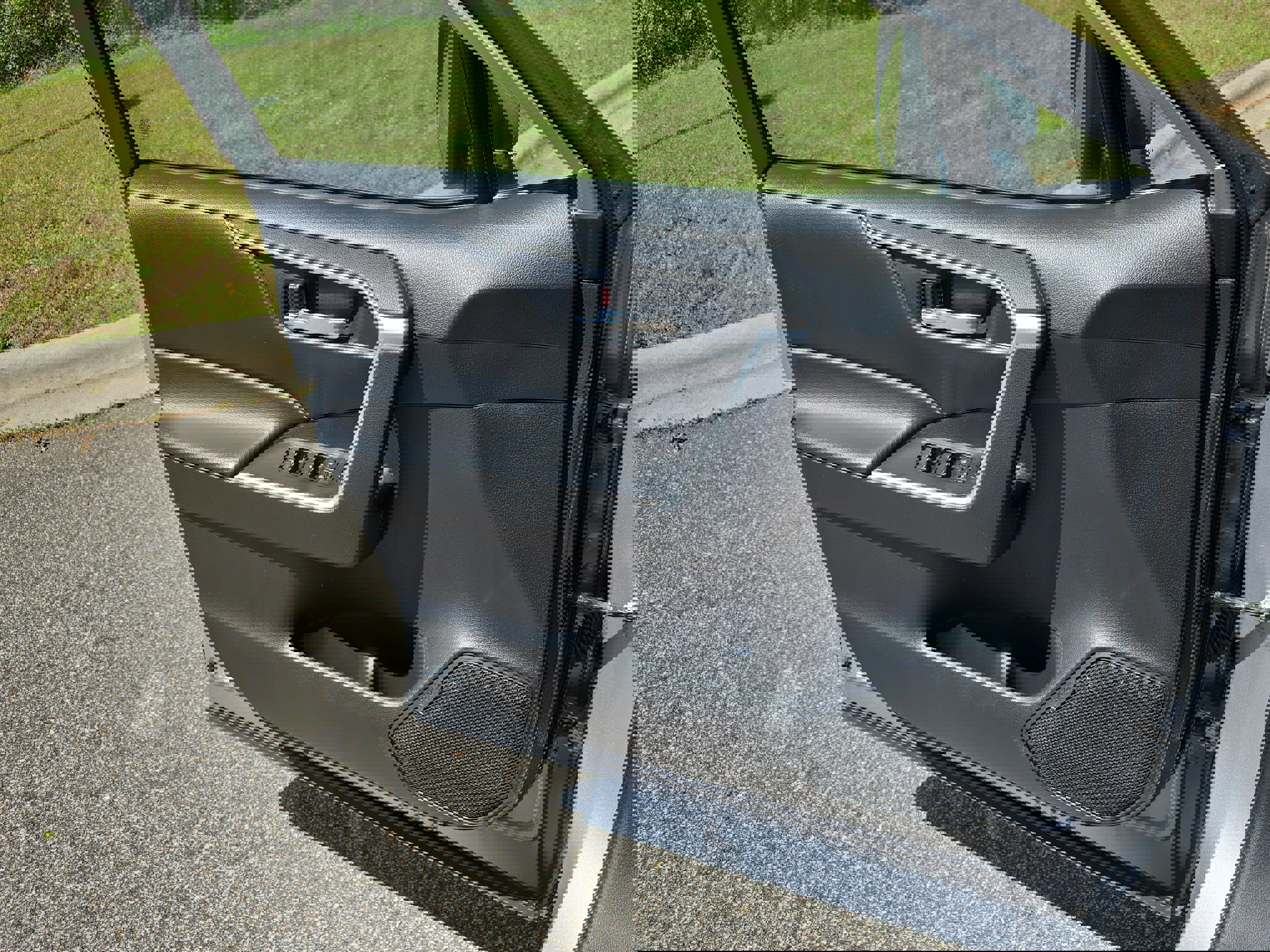 Used 2024 Toyota RAV4 XLE image 25