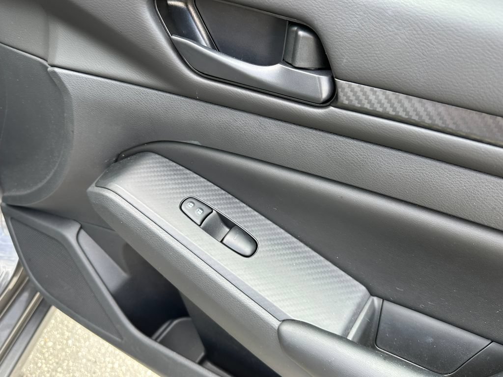Used 2025 Nissan Altima 2.5 S FWD image 17