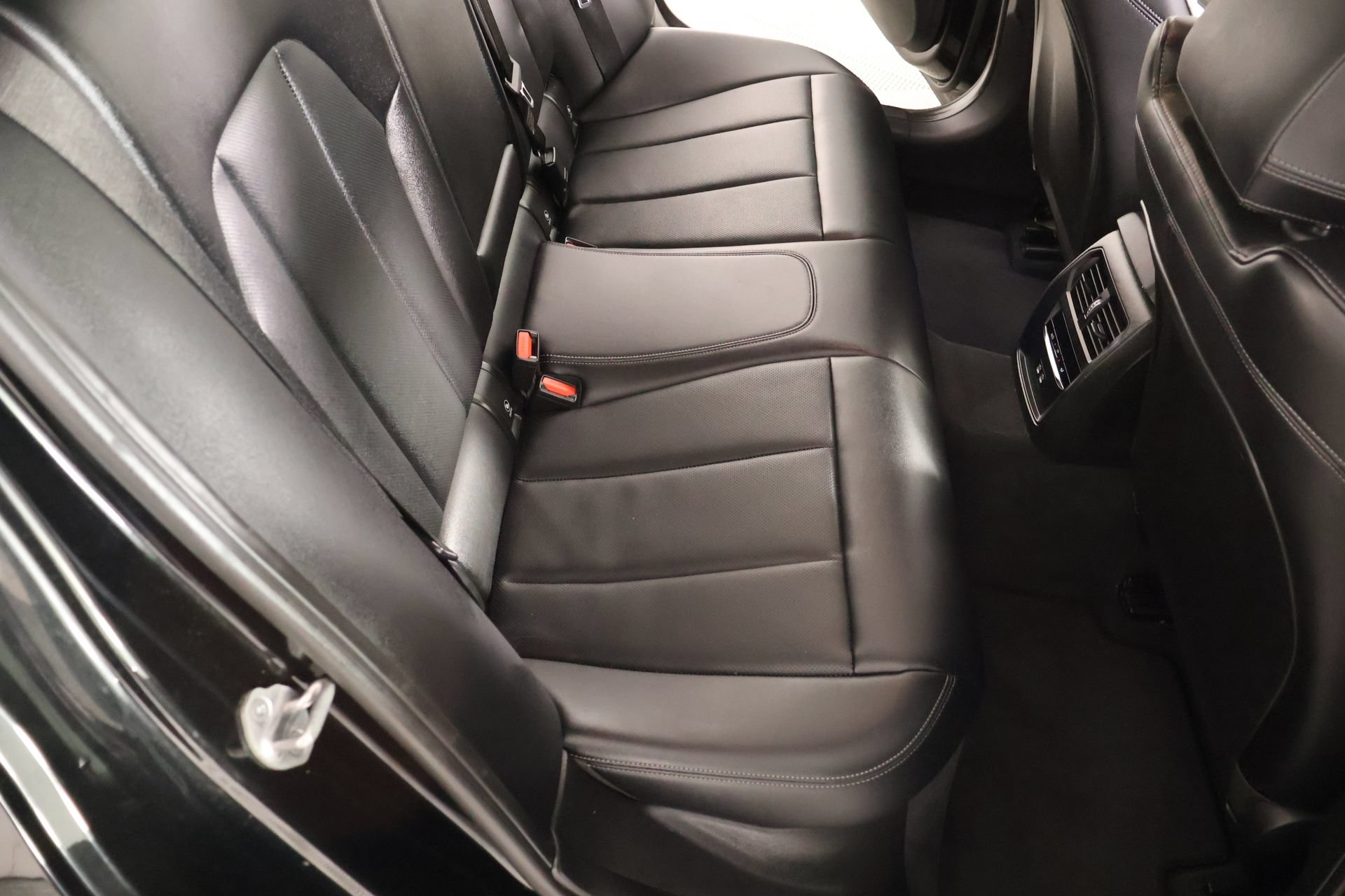 Used 2025 BMW 330i Sedan RWD image 15