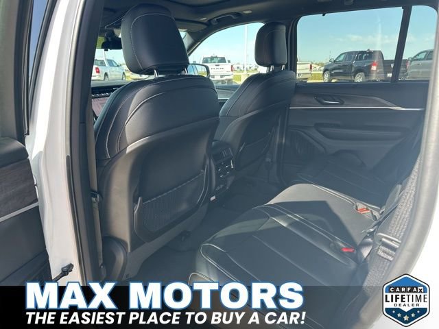 Used 2024 Jeep Grand Cherokee Limited w/ Luxury Tech Group II image 36