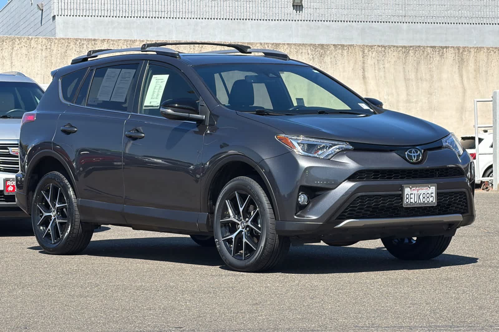Used 2018 Toyota RAV4 SE w/ Power Extra Value Package FWD image 5
