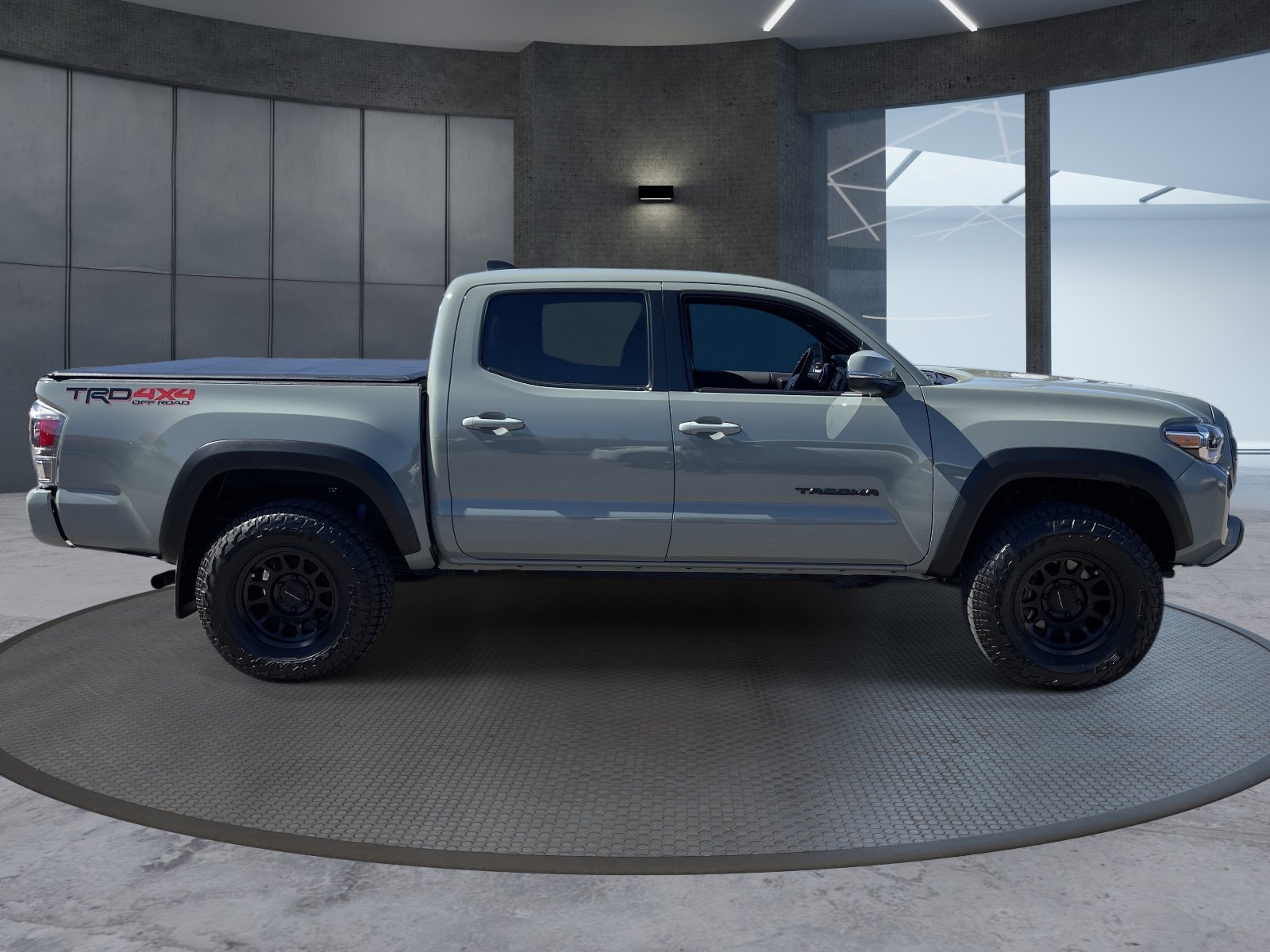 Used 2023 Toyota Tacoma TRD Off-Road w/ Technology Package AWD/4WD image 7