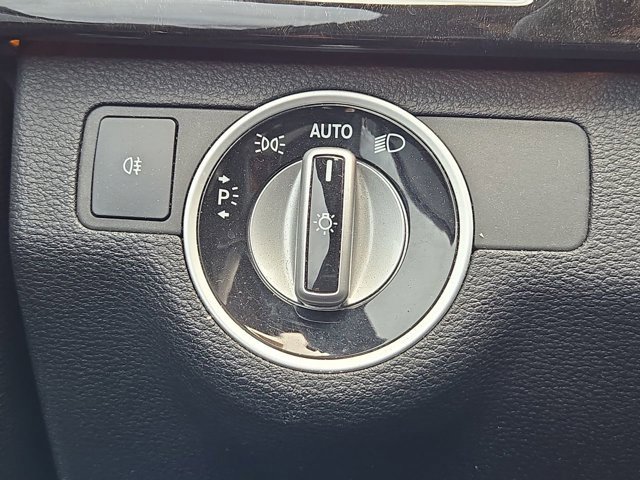 Used 2012 Mercedes-Benz E 350 4MATIC Sedan image 27