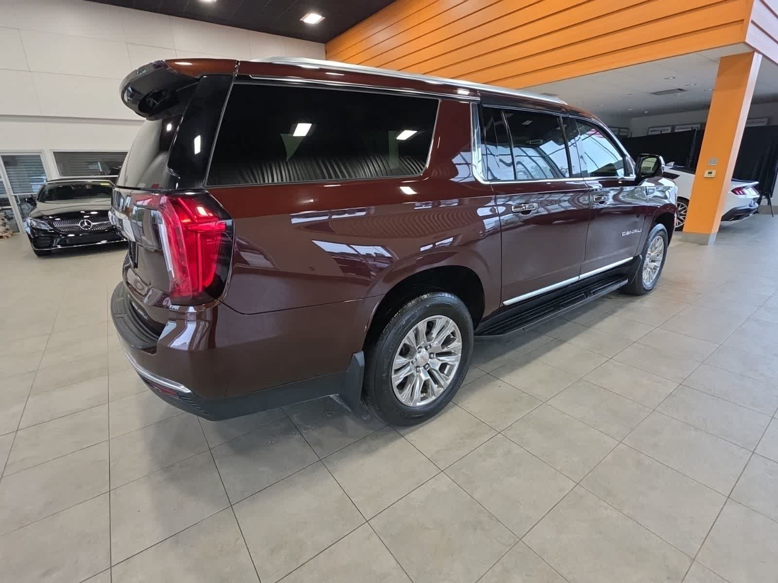 Used 2023 GMC Yukon XL Denali AWD/4WD image 7