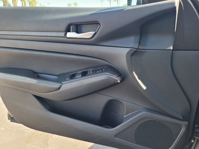 Used 2025 Nissan Altima 2.5 SV FWD image 13