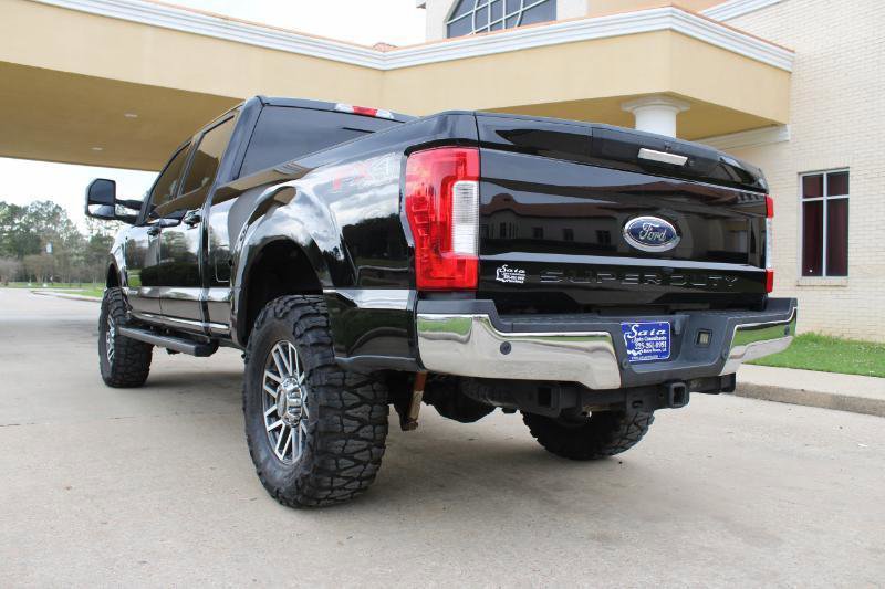 Used 2017 Ford F250 Lariat w/ FX4 Off-Road Package image 13