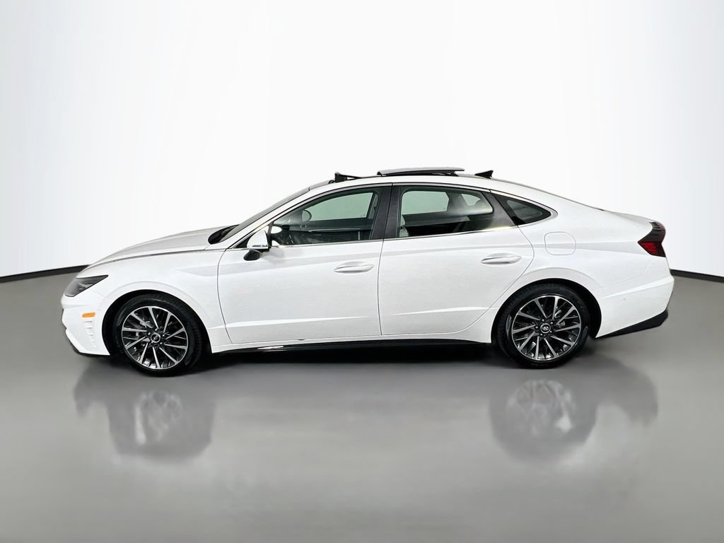 Certified 2022 Hyundai Sonata Limited w/ Cargo Package FWD image 4