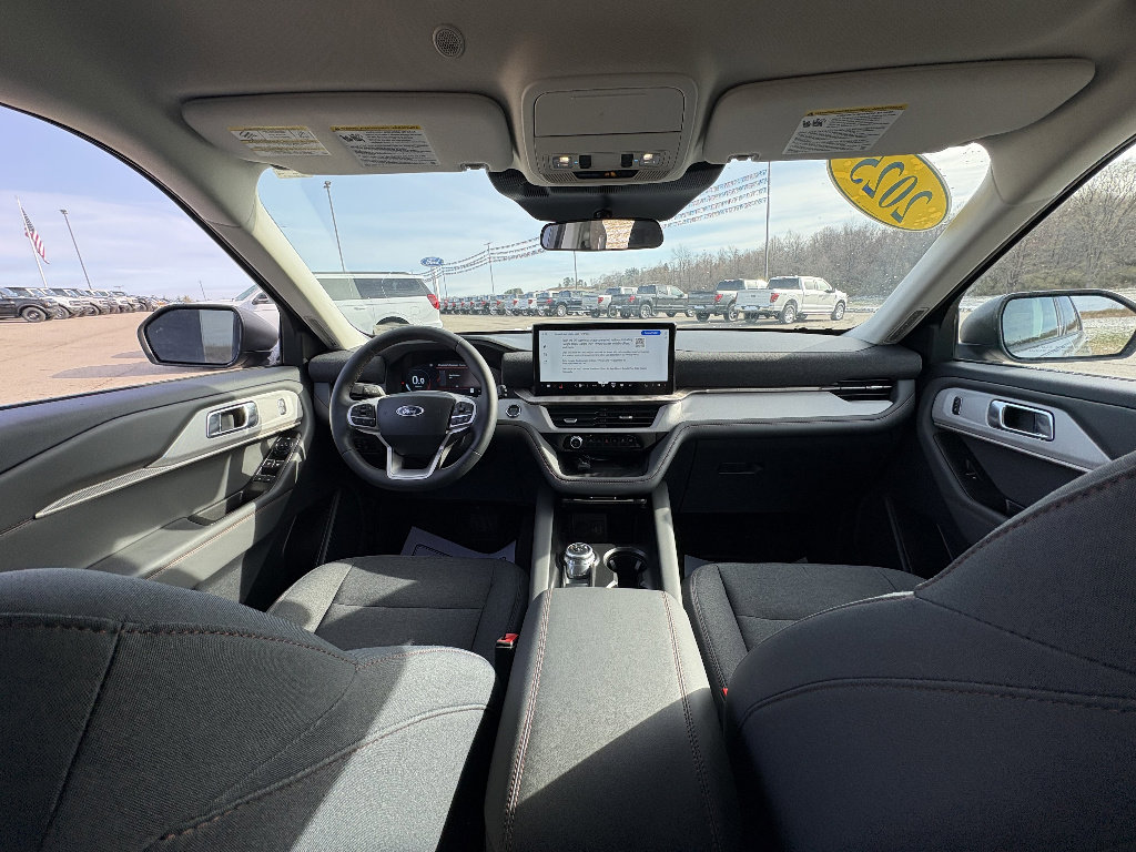 Used 2025 Ford Explorer Active image 22