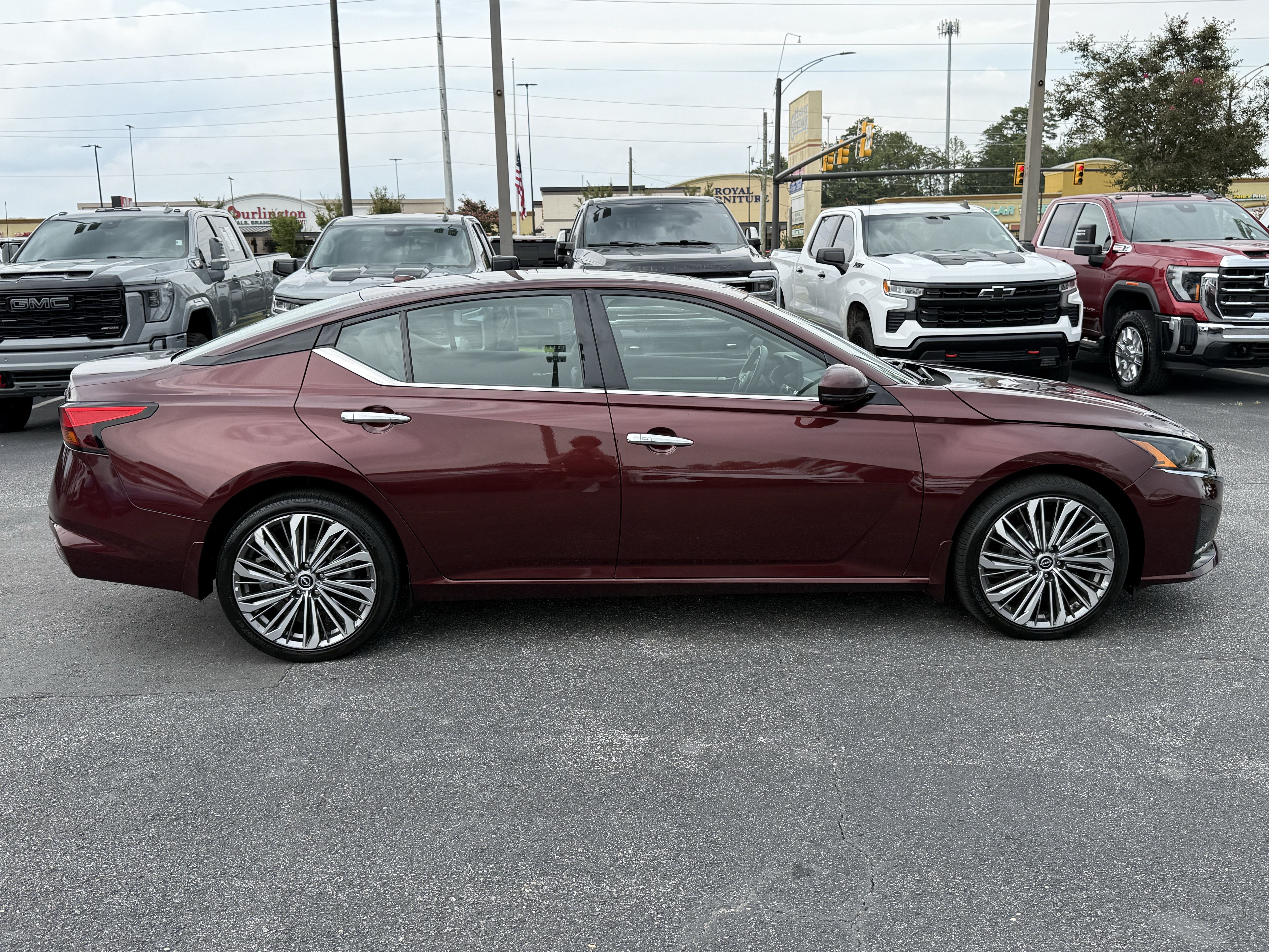 Used 2023 Nissan Altima 2.5 SL AWD/4WD image 11