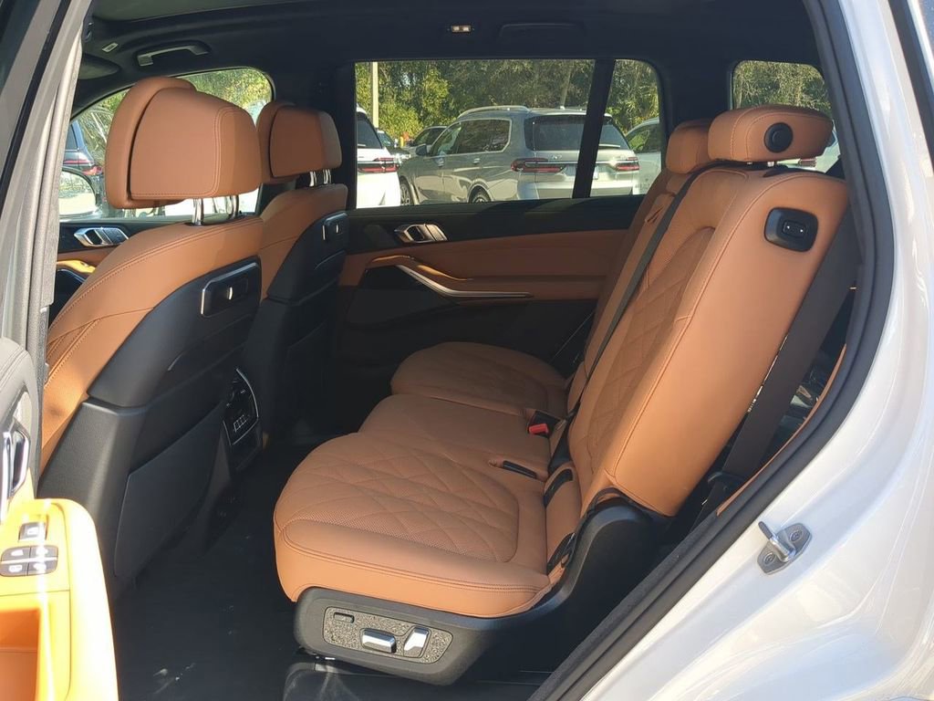 New 2026 BMW X7 M60i image 14