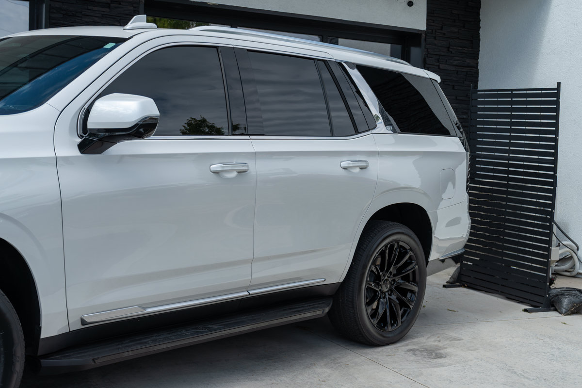 Used 2021 Cadillac Escalade Premium Luxury w/ LPO, Radiant Package AWD/4WD image 7