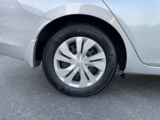 Used 2025 Nissan Versa S w/ Trunk Package image 30