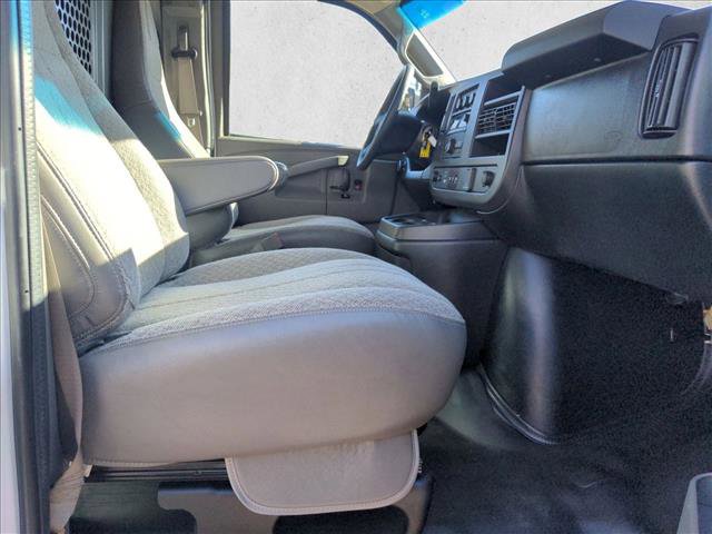 Used 2021 GMC Savana 3500 image 14