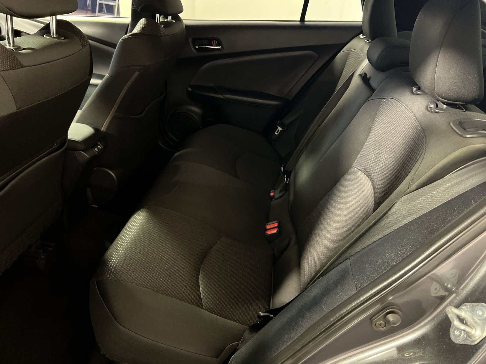 Used 2021 Toyota Prius LE w/ Carpet Mat Package (TMS) FWD image 25