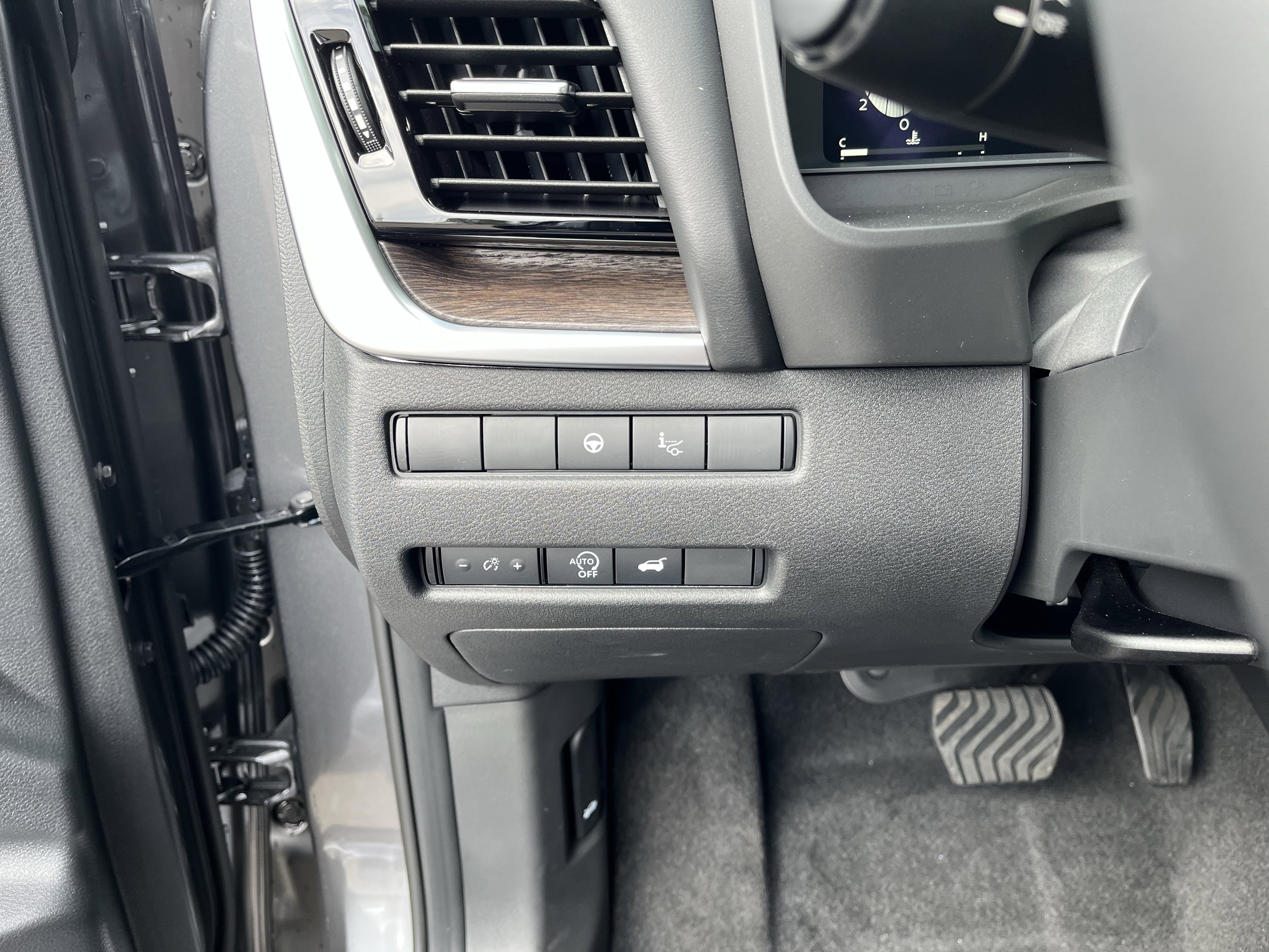 New 2026 Nissan Rogue Platinum image 14