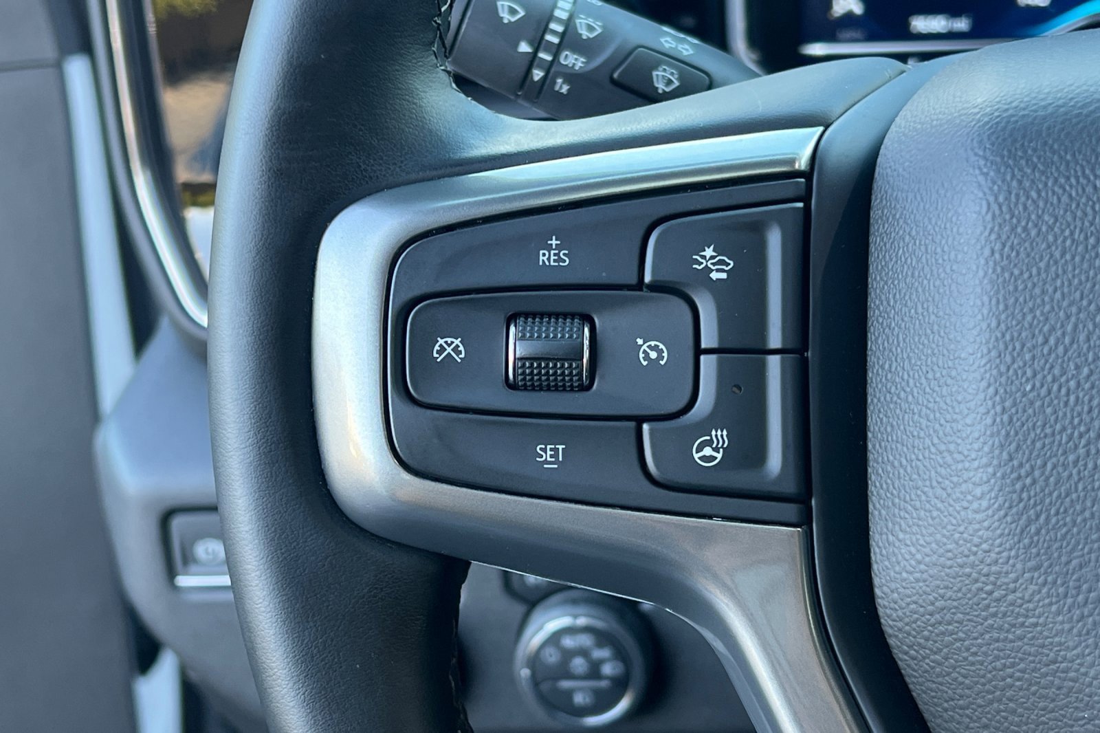 Used 2025 Chevrolet Silverado 2500 LTZ w/ LTZ Plus Package image 32