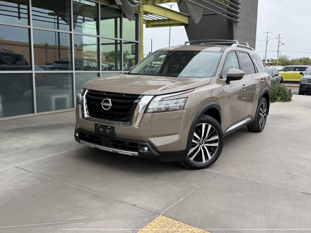Used 2024 Nissan Pathfinder Platinum w/ Cargo Package image 2