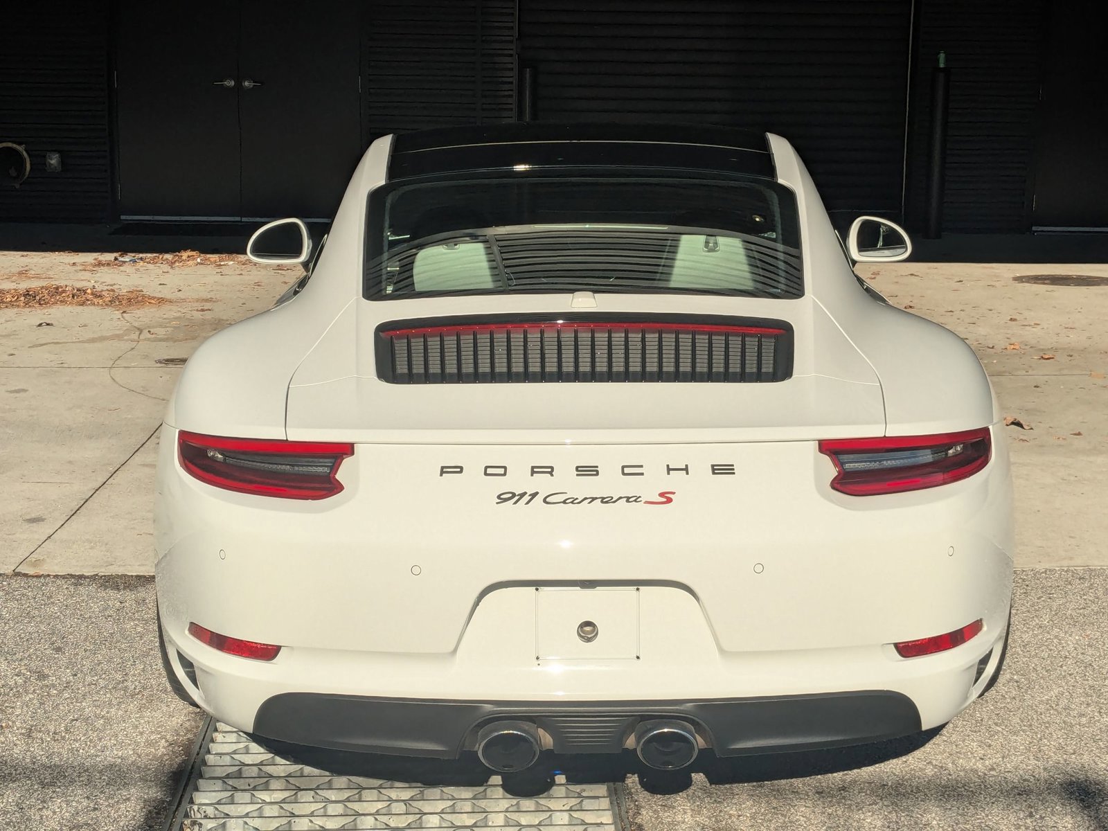 Used 2017 Porsche 911 Carrera S image 10