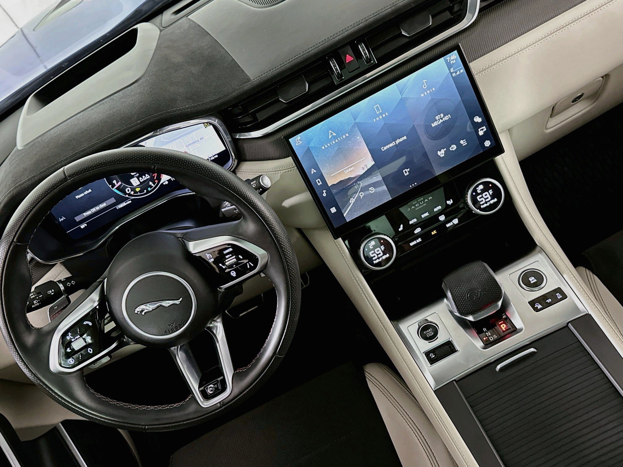 Used 2025 Jaguar F-PACE SVR AWD/4WD image 17
