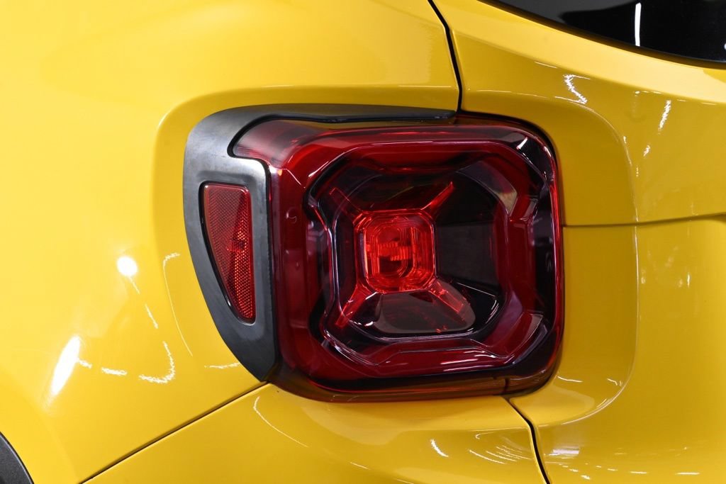 Used 2019 Jeep Renegade Trailhawk AWD/4WD image 8