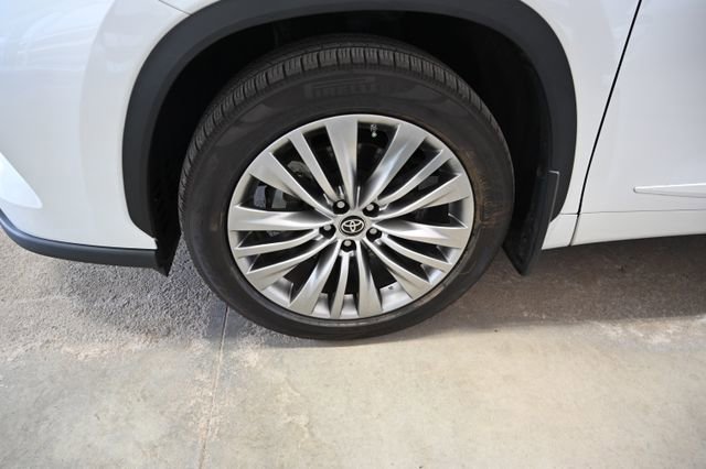 Used 2022 Toyota Highlander Platinum image 34