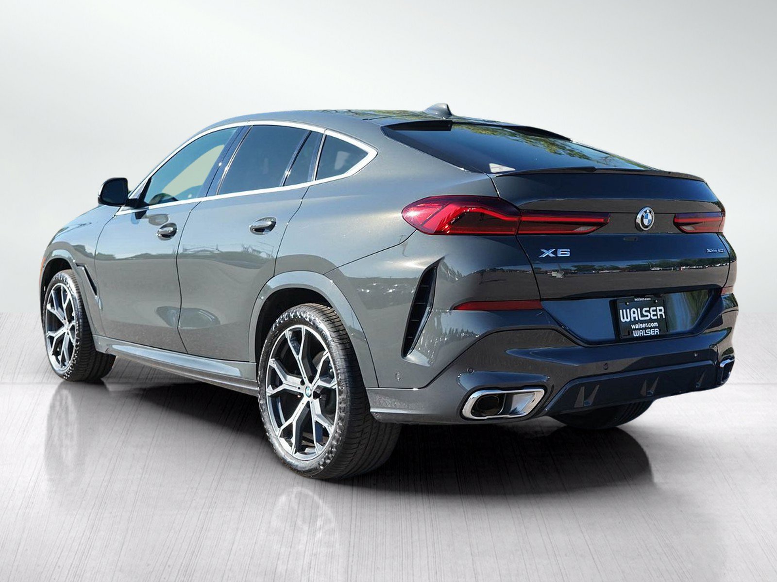 Used 2022 BMW X6 xDrive40i AWD/4WD image 3