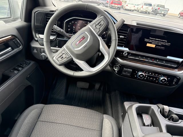 New 2026 GMC Sierra 1500 SLE image 15
