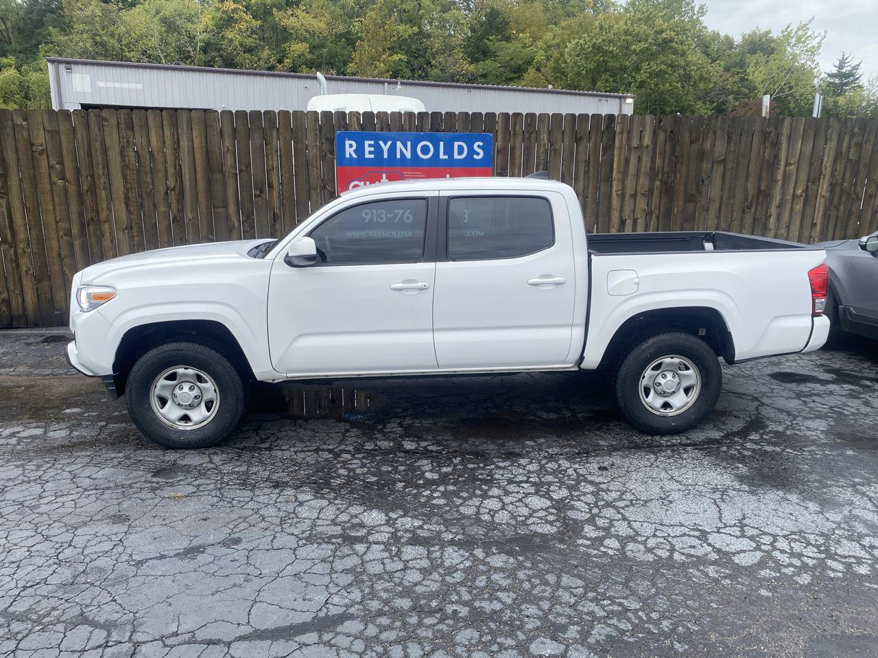 Used 2016 Toyota Tacoma SR w/ Towing Package AWD/4WD image 5