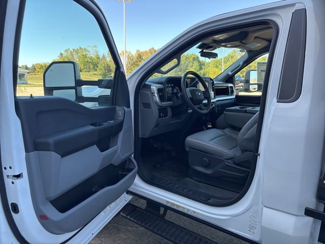 New 2023 Ford F450 XL w/ XL Chrome Package RWD image 19