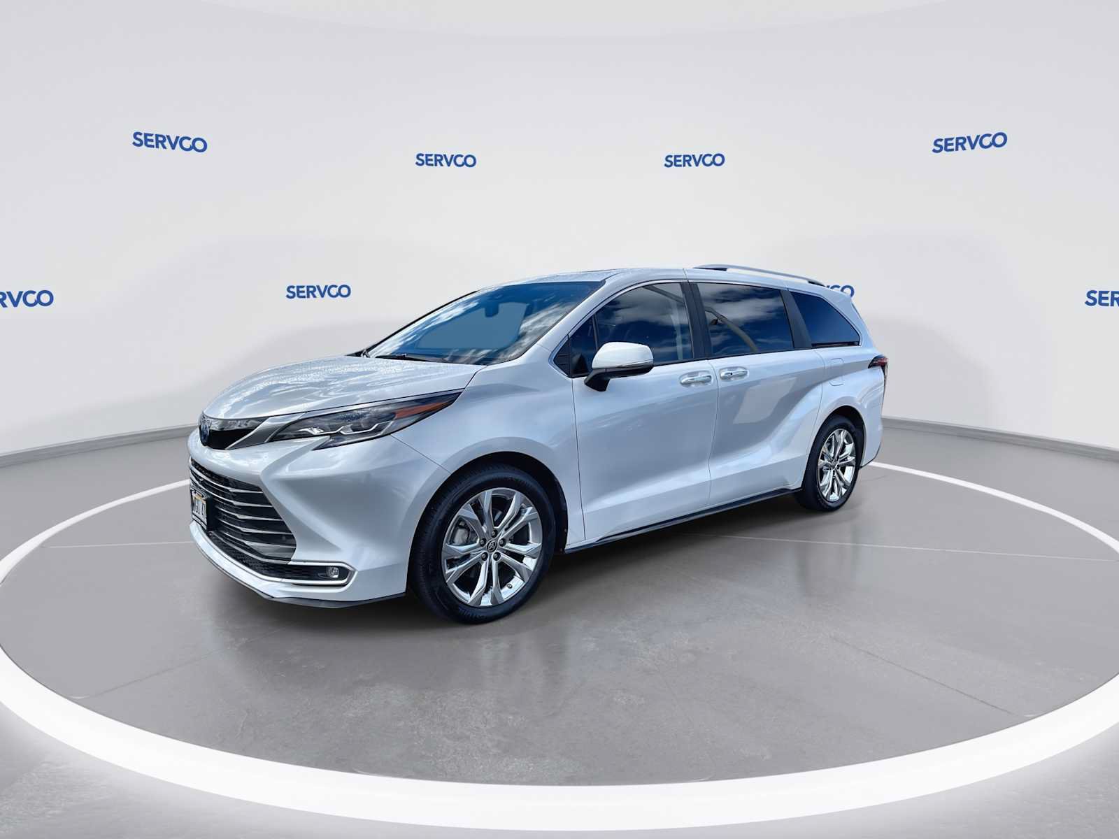 Used 2022 Toyota Sienna Platinum FWD image 4