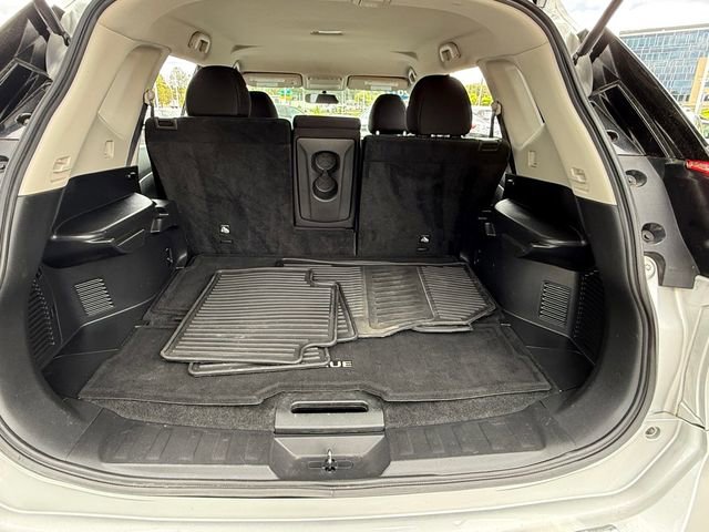 Used 2017 Nissan Rogue SV AWD/4WD image 26