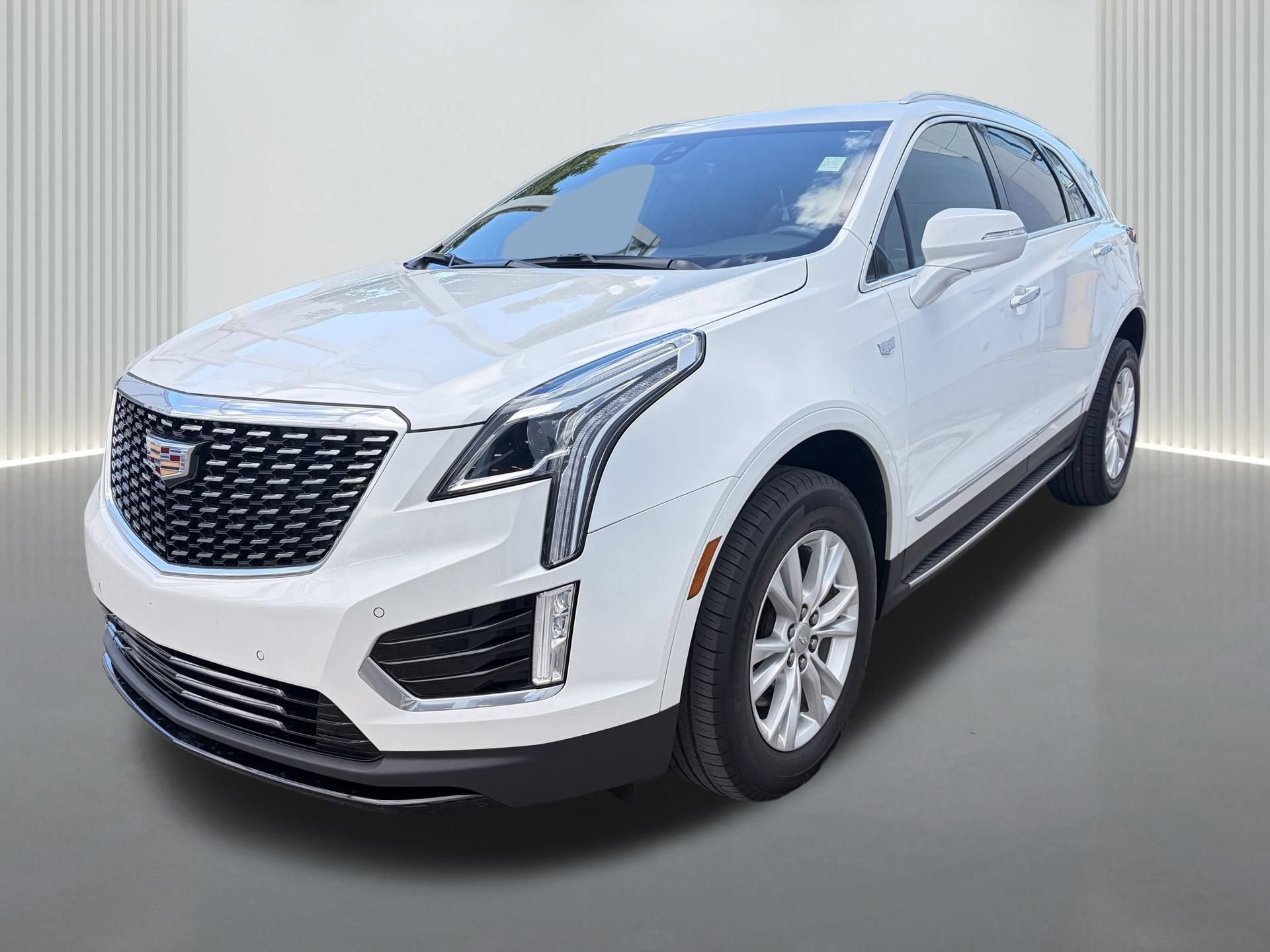 Used 2022 Cadillac XT5 Luxury FWD image 2