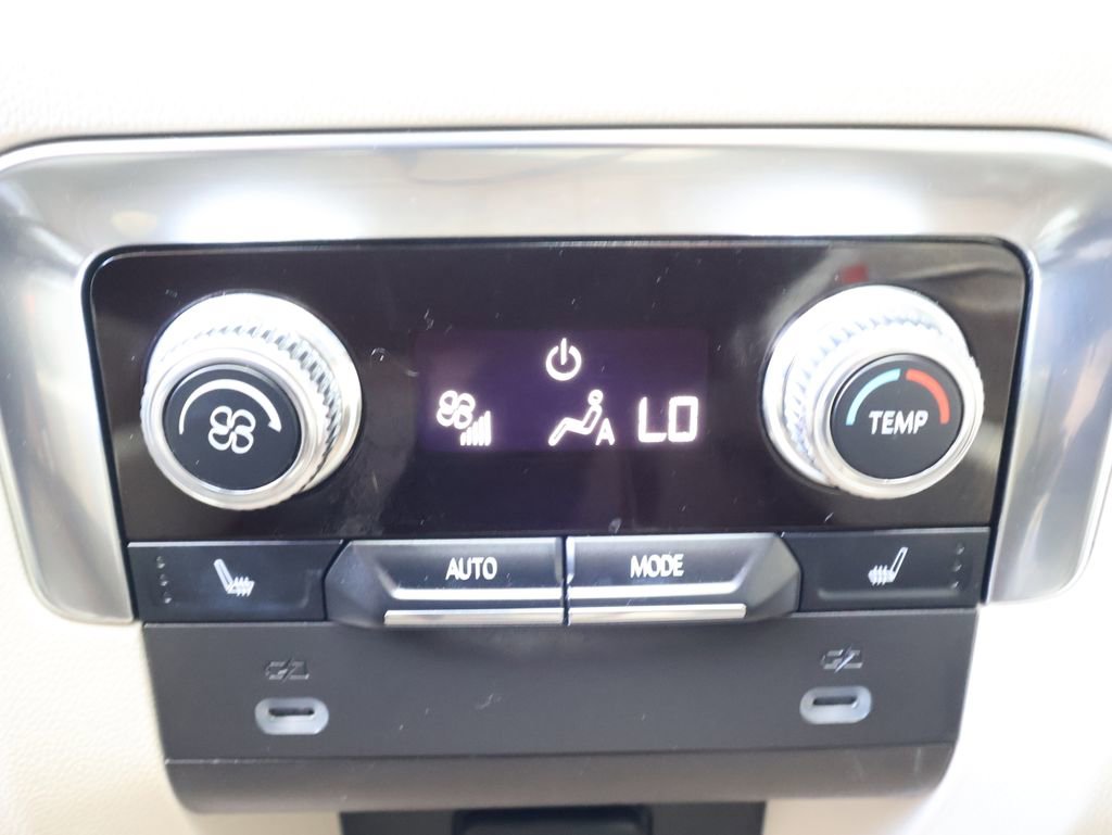 Certified 2022 GMC Yukon XL Denali image 30