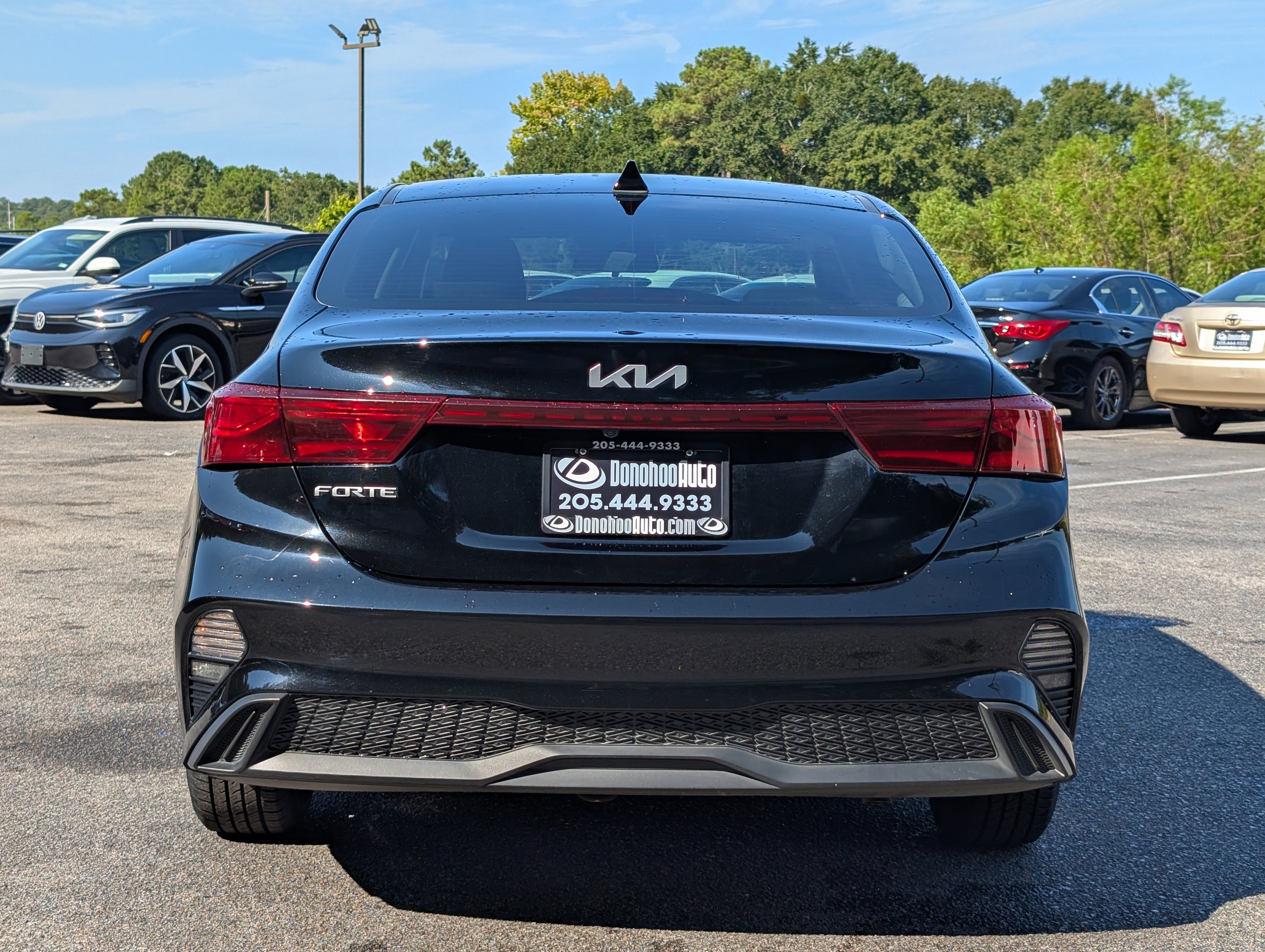 Used 2024 Kia Forte LXS w/ LXS Technology Package FWD image 8