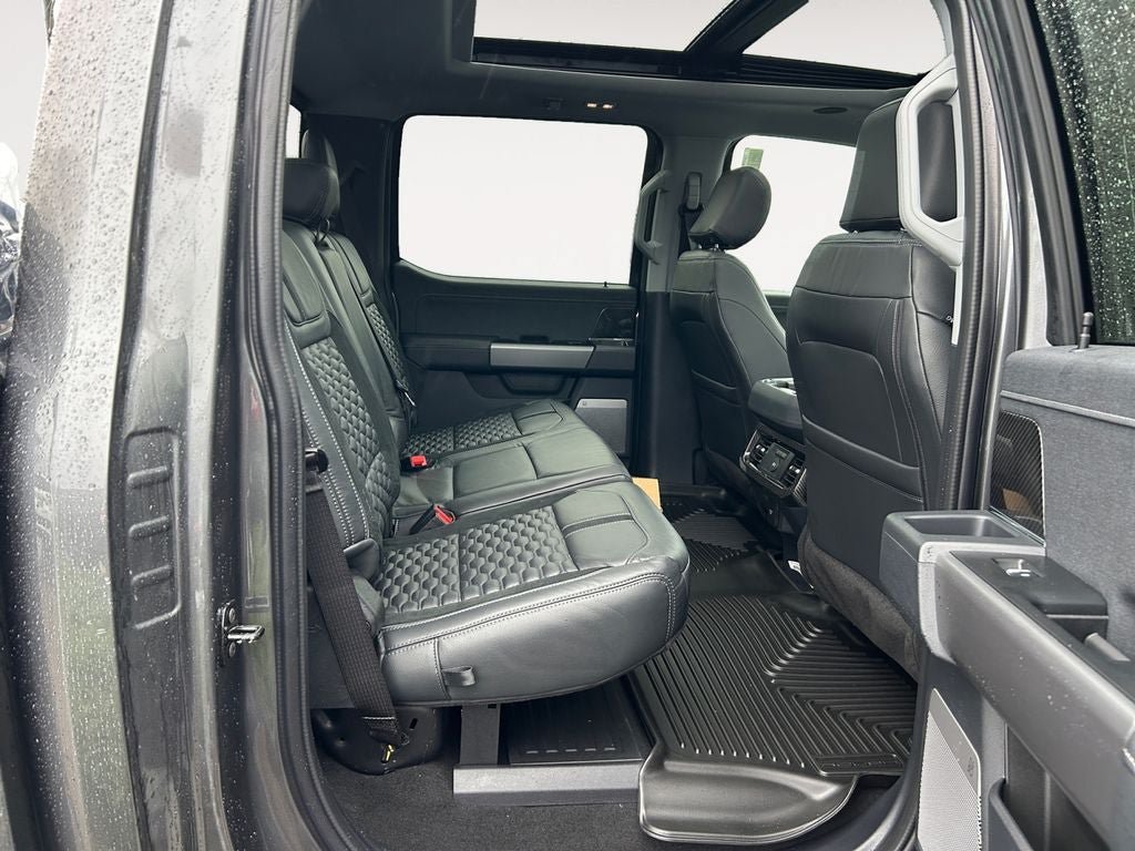 New 2026 Ford F250 Lariat w/ Black Appearance Package AWD/4WD image 11