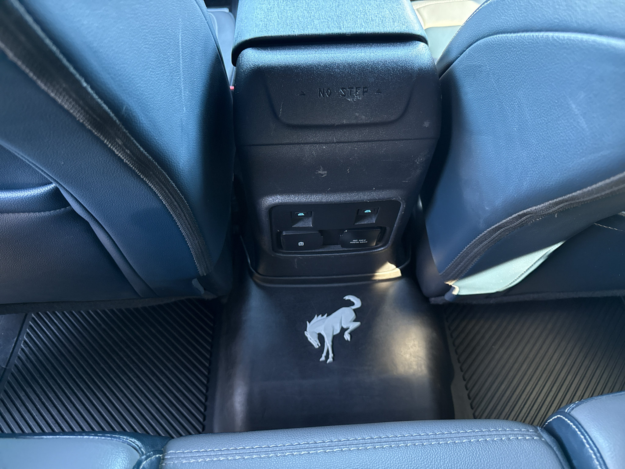 Used 2023 Ford Bronco Outer Banks w/ Sasquatch Package AWD/4WD image 28
