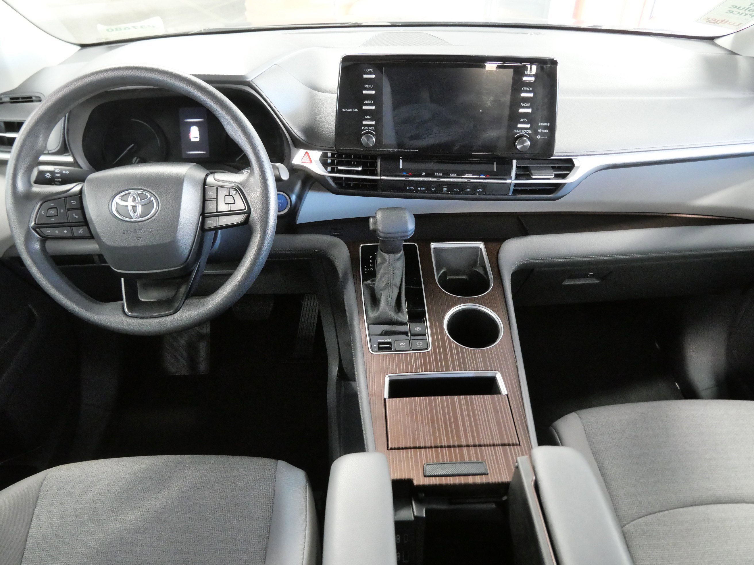 Certified 2024 Toyota Sienna LE image 11