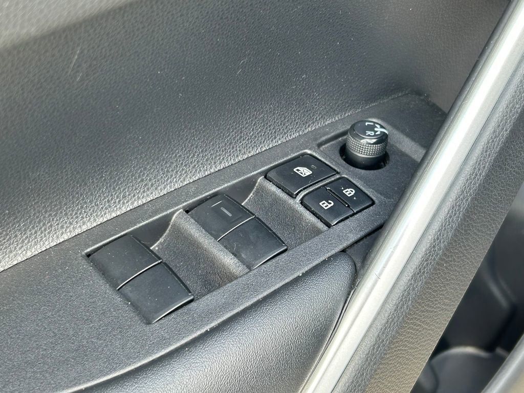 Used 2024 Toyota Corolla Cross XSE image 23