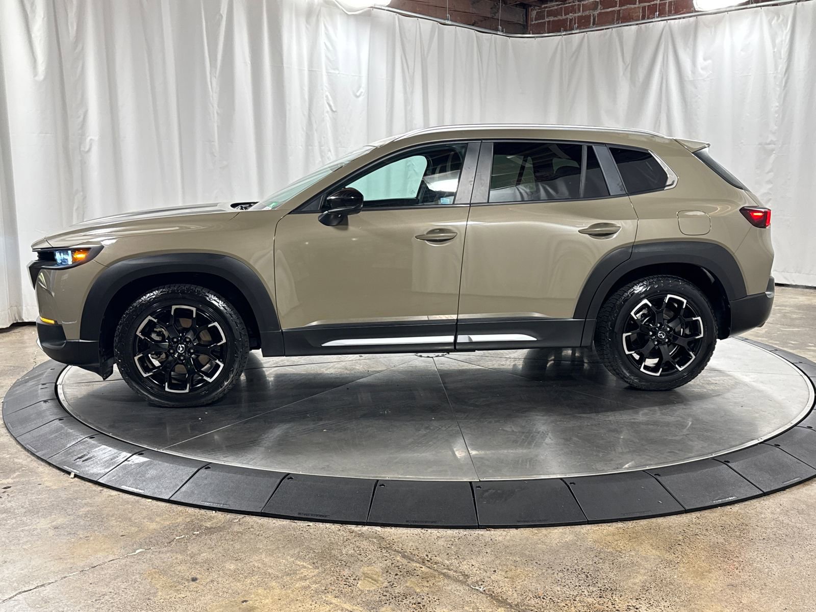 Used 2023 MAZDA CX-50 Meridian Edition image 6