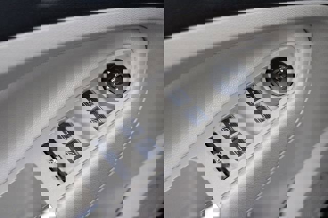 Used 2013 Ford C-MAX SE FWD image 11