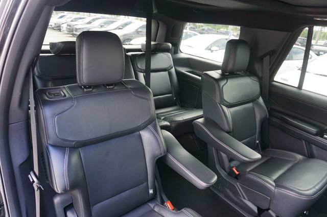 Used 2025 Ford Expedition Platinum w/ Stealth Performance Package AWD/4WD image 29