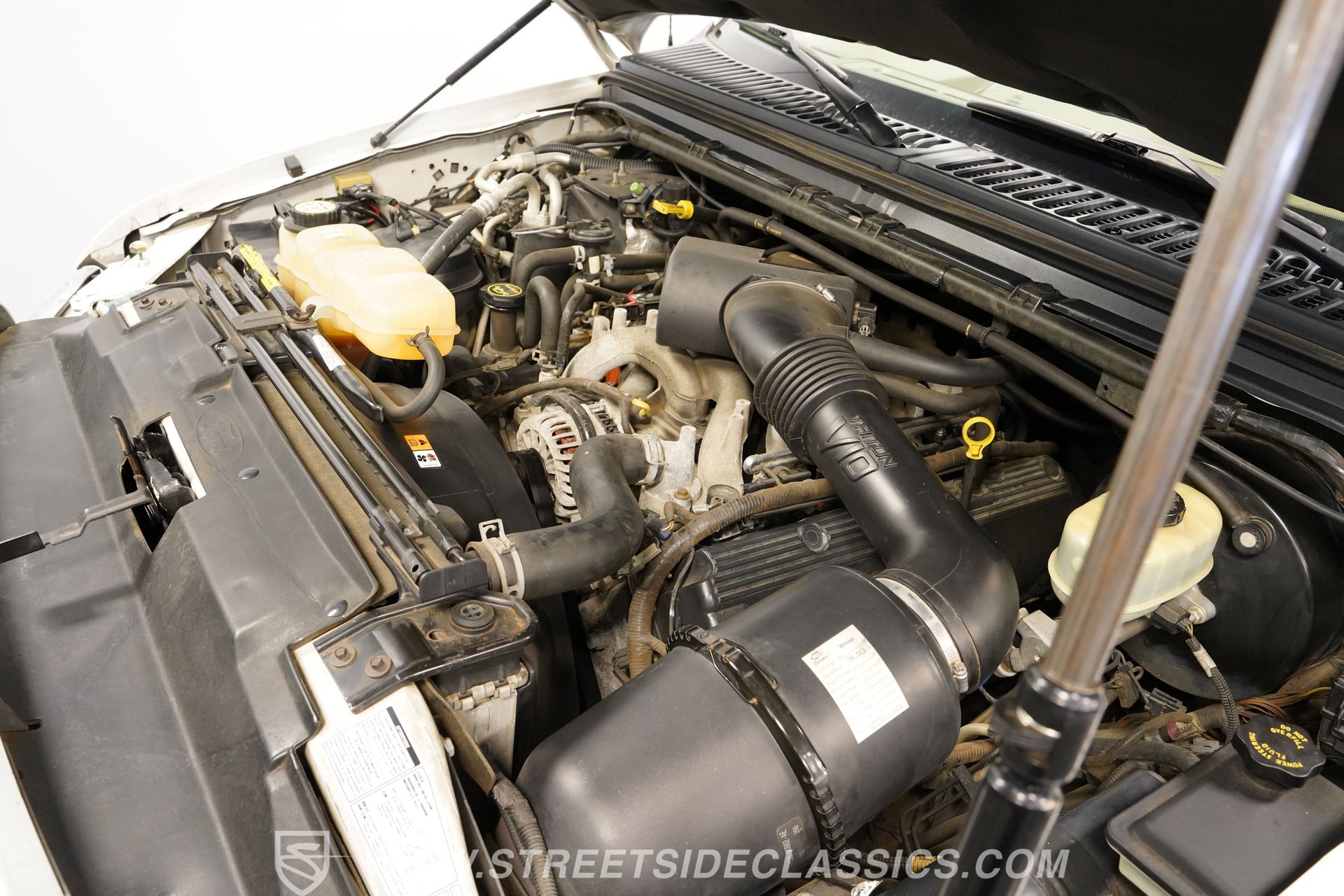 Used 2002 Ford Excursion XLT image 32