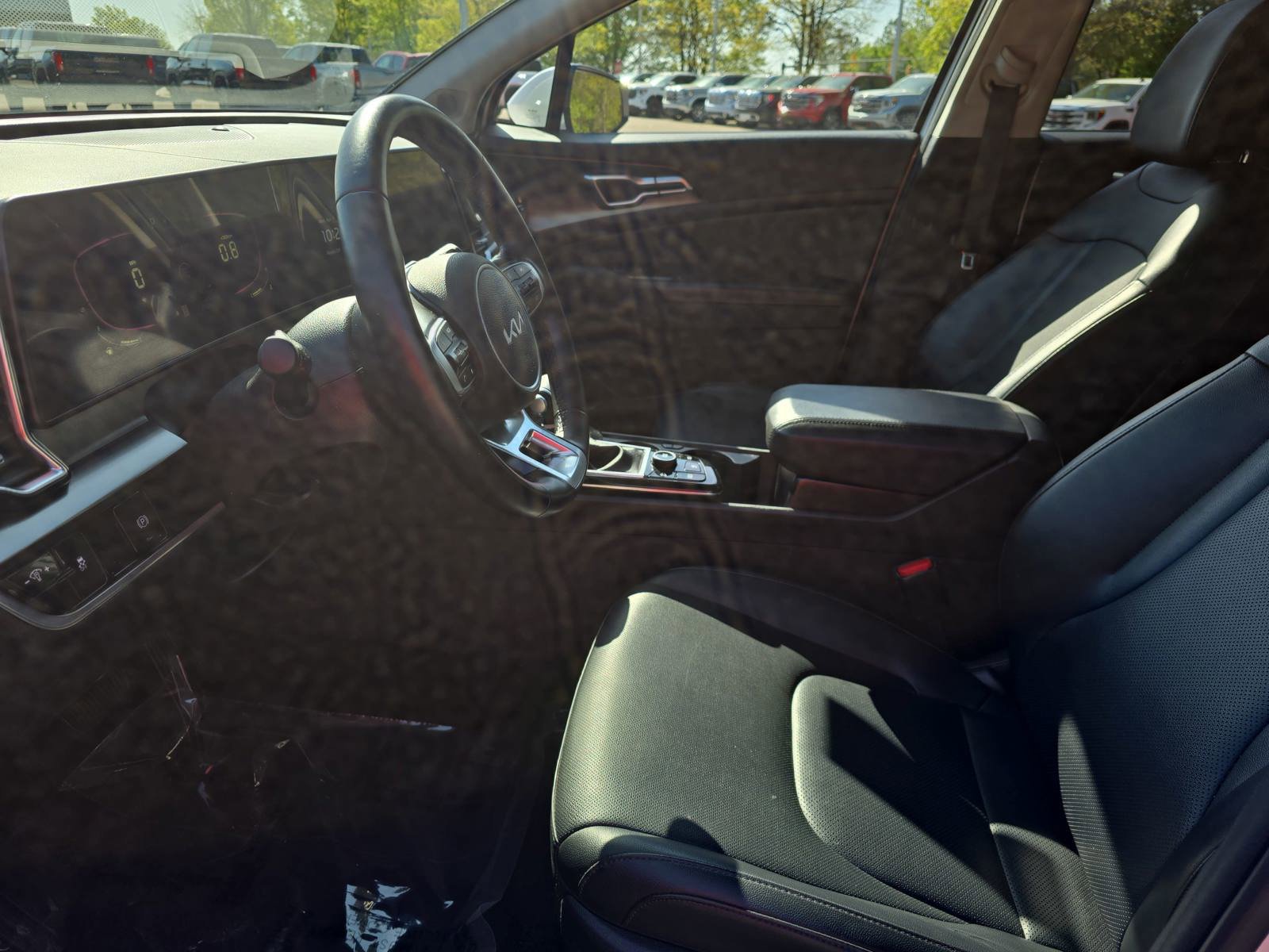 Used 2024 Kia Sportage EX image 16