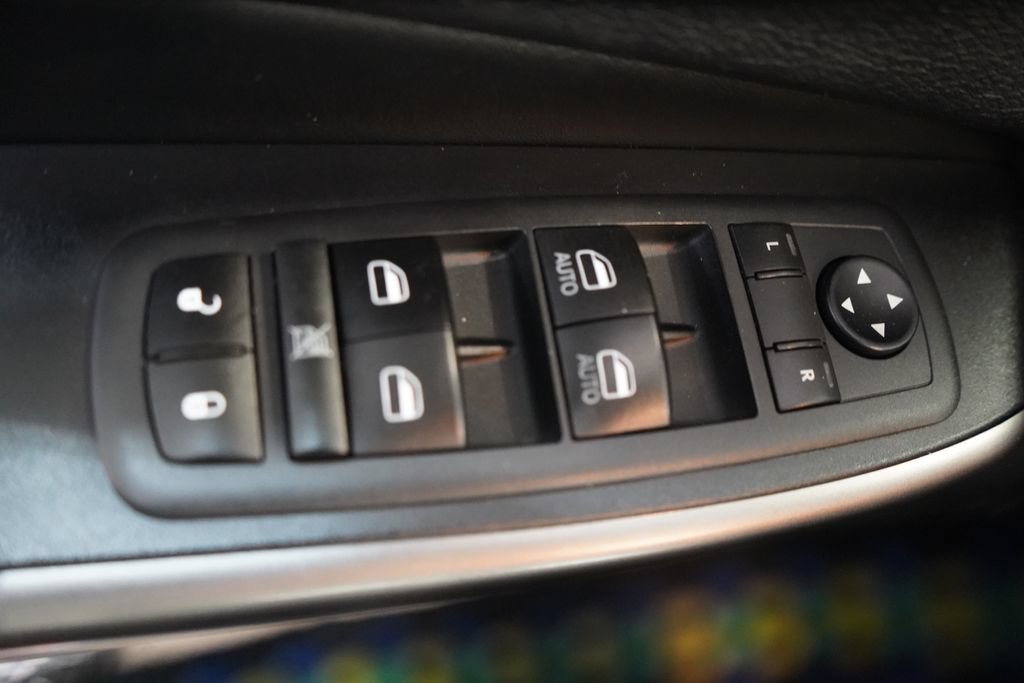 Used 2020 Jeep Cherokee Limited FWD image 28