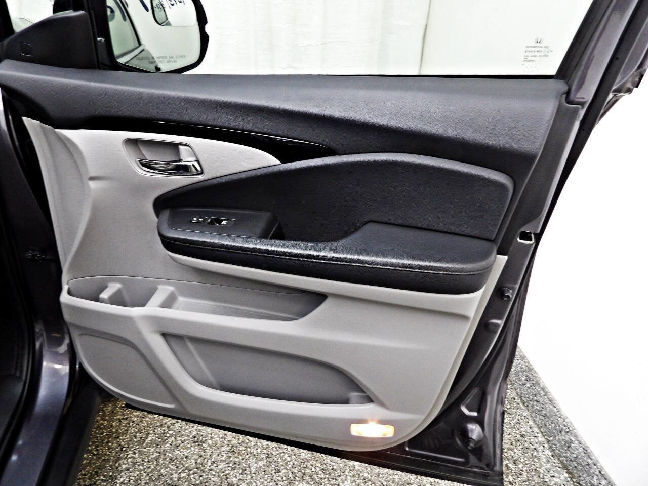 Used 2019 Honda Pilot Elite image 12